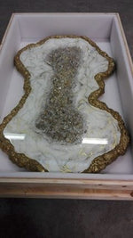 Load image into Gallery viewer, WHITE MARBLE AND GEODE TABLE

