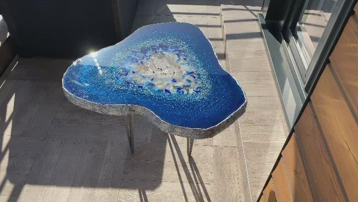 BLUE GEODE TABLE