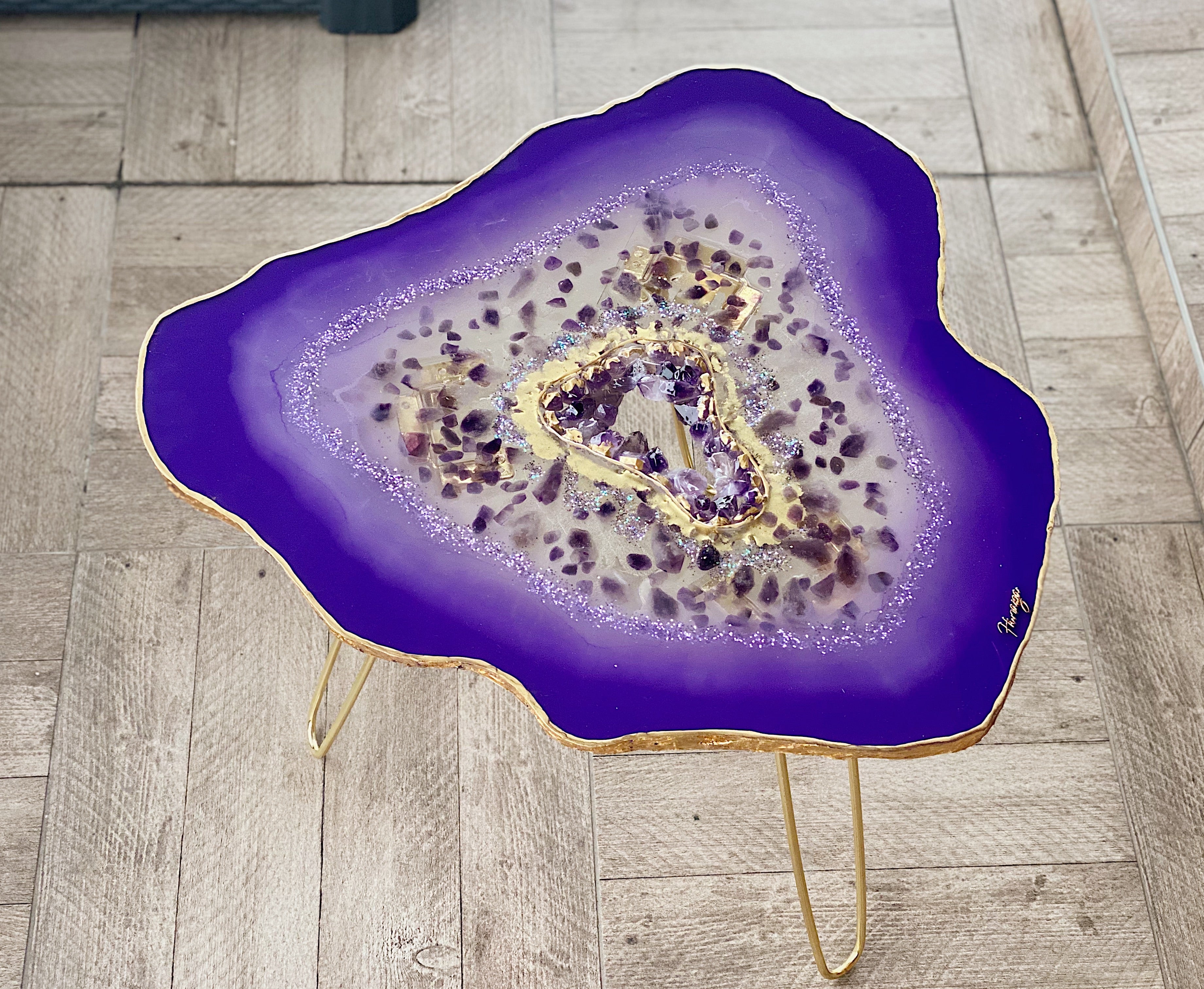 Amethysts Geode table